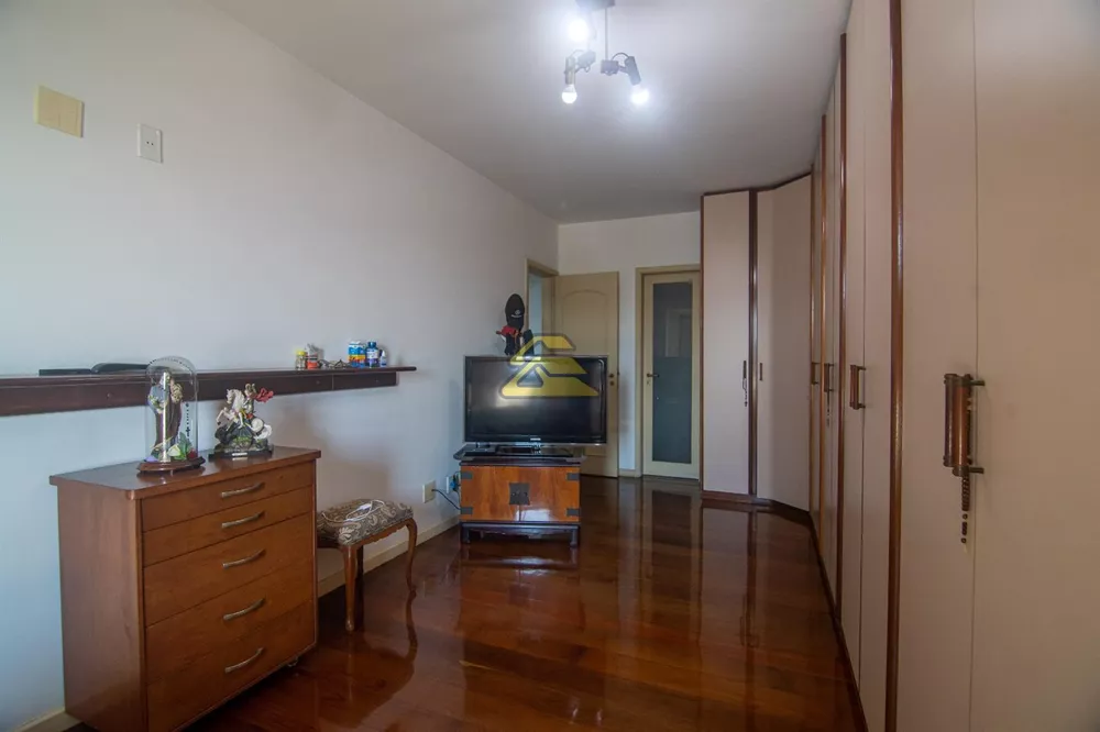 Apartamento à venda com 4 quartos, 215m² - Foto 22