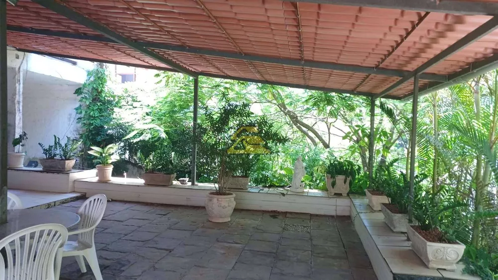 Casa, 5 quartos, 1386 m² - Foto 1