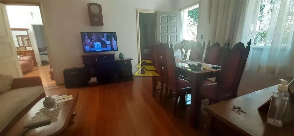 Casa, 6 quartos, 140 m² - Foto 1