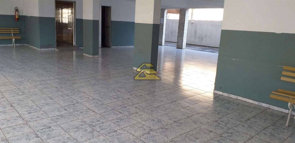 Apartamento à venda com 2 quartos, 70m² - Foto 4