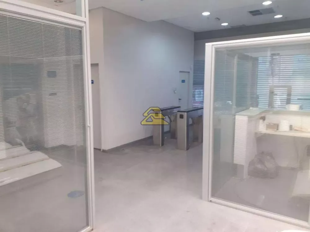 Prédio Inteiro, 2500 m² - Foto 1