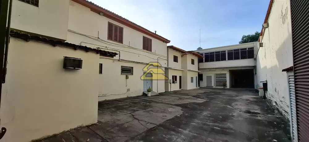 Prédio Inteiro, 1800 m² - Foto 1