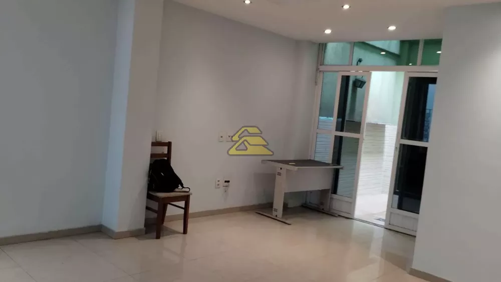 Casa, 3 quartos, 239 m² - Foto 1