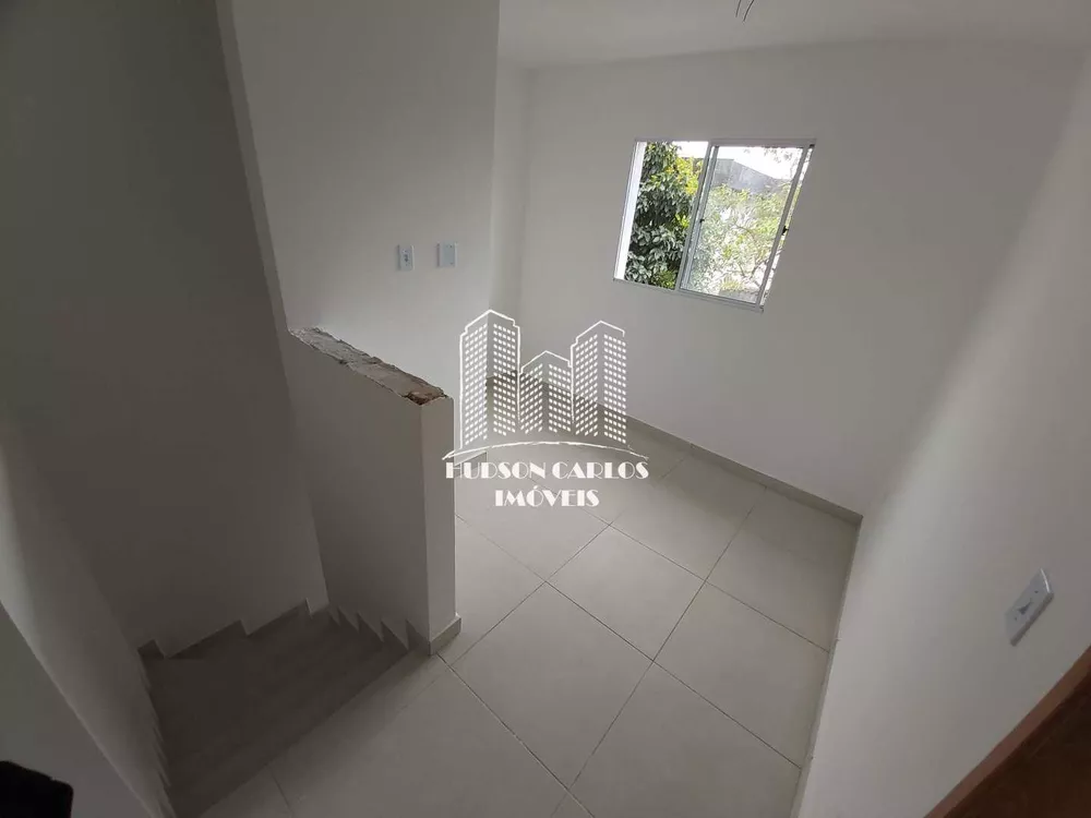 Casa à venda com 2 quartos, 44m² - Foto 2