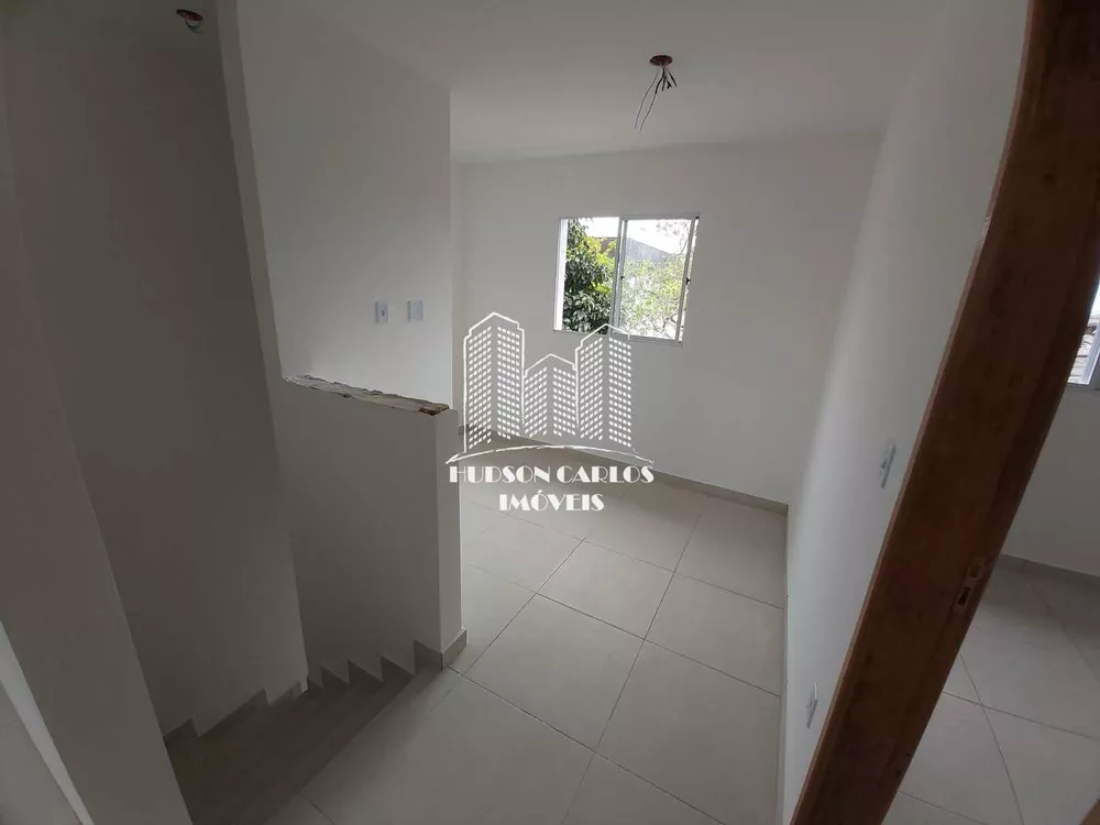 Casa à venda com 2 quartos, 44m² - Foto 1