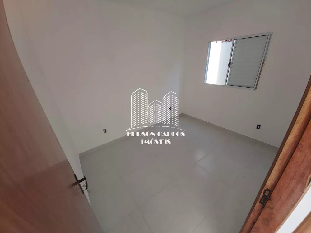 Casa à venda com 2 quartos, 41m² - Foto 2