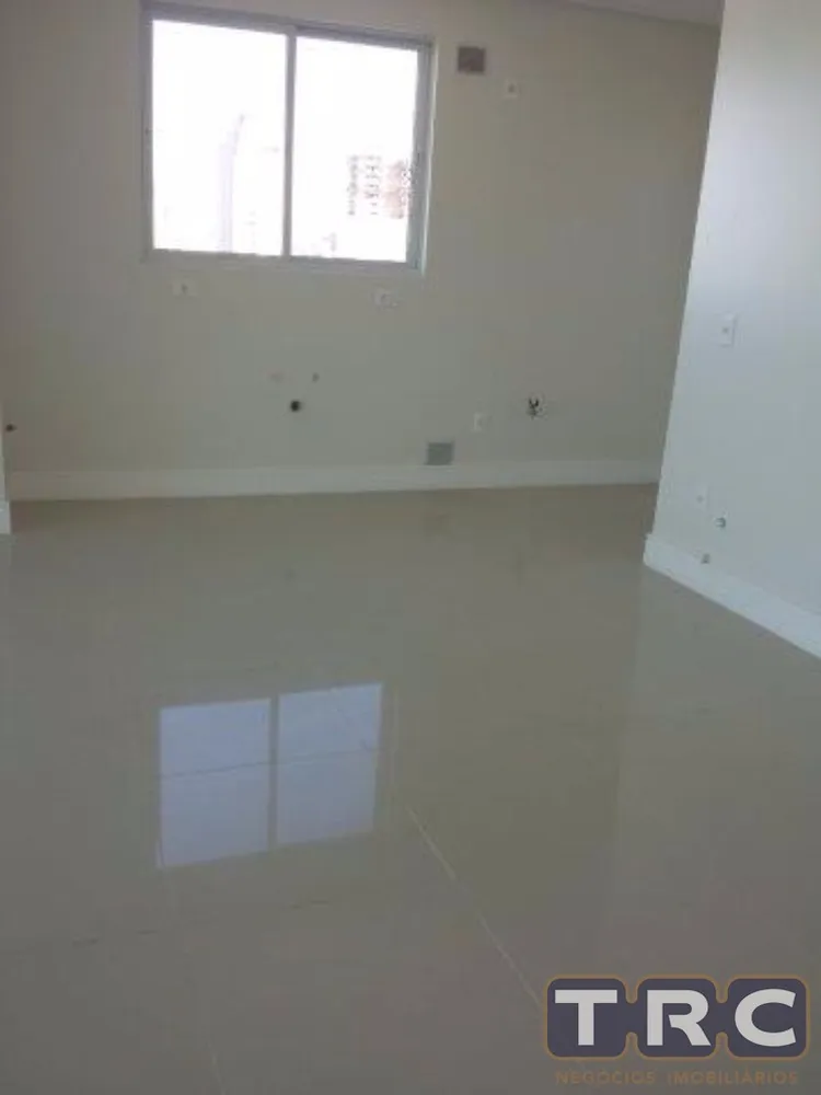 Apartamento, 3 quartos, 208 m² - Foto 4