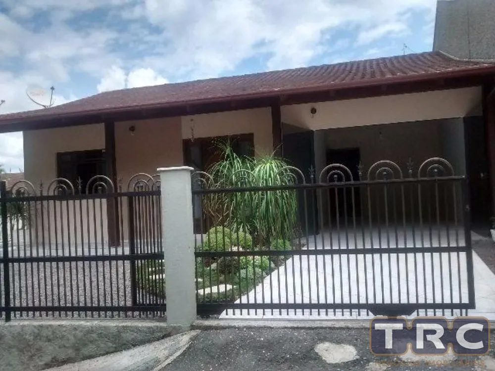 Casa, 3 quartos, 240 m² - Foto 1