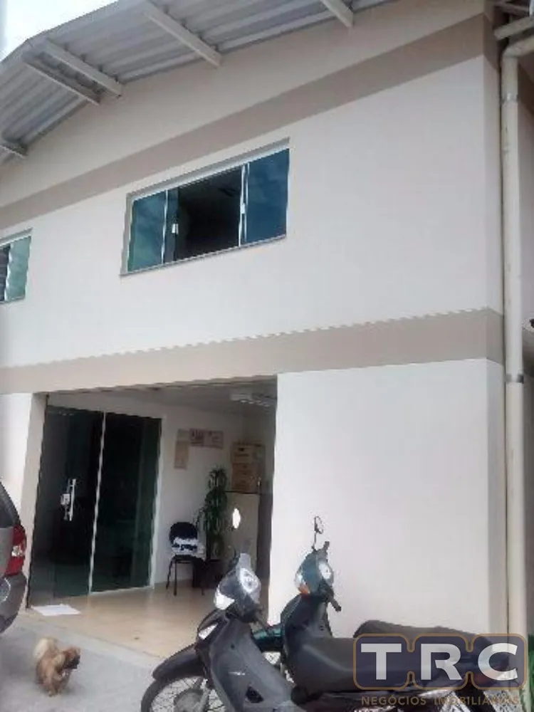 Casa, 3 quartos, 240 m² - Foto 2