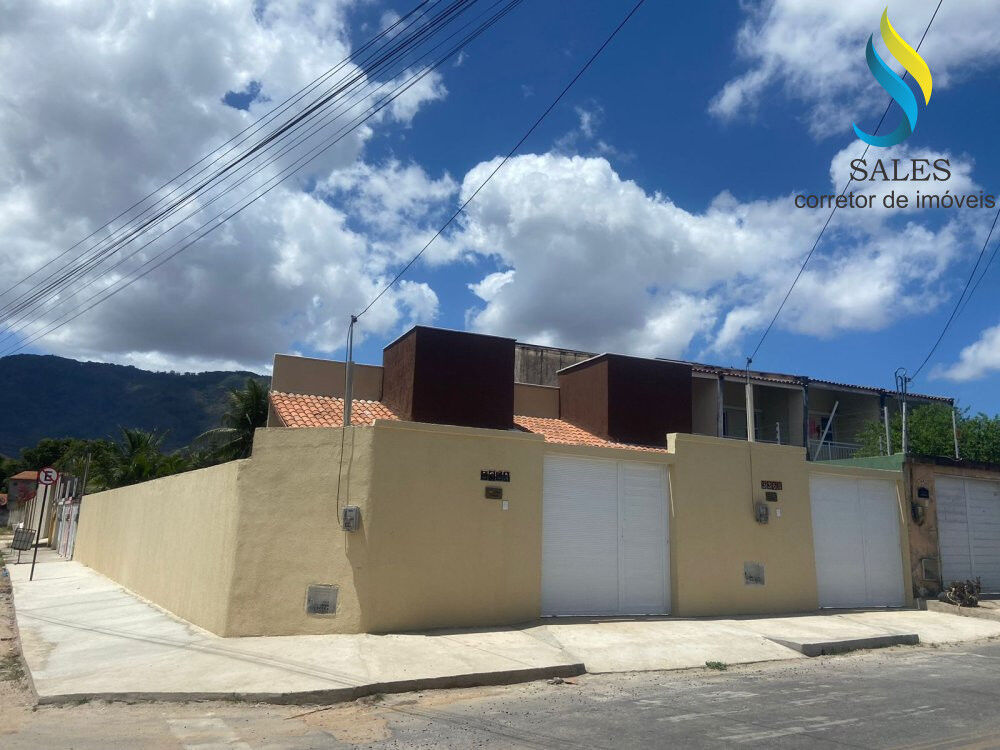 Casa à venda com 2 quartos, 70m² - Foto 1