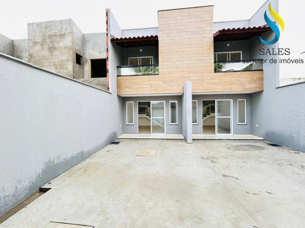 Casa à venda com 3 quartos, 102m² - Foto 1
