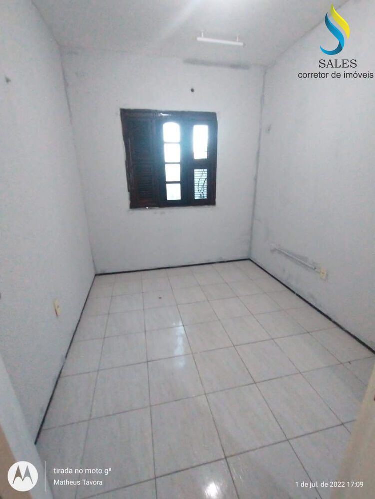 Casa à venda com 2 quartos, 70m² - Foto 4