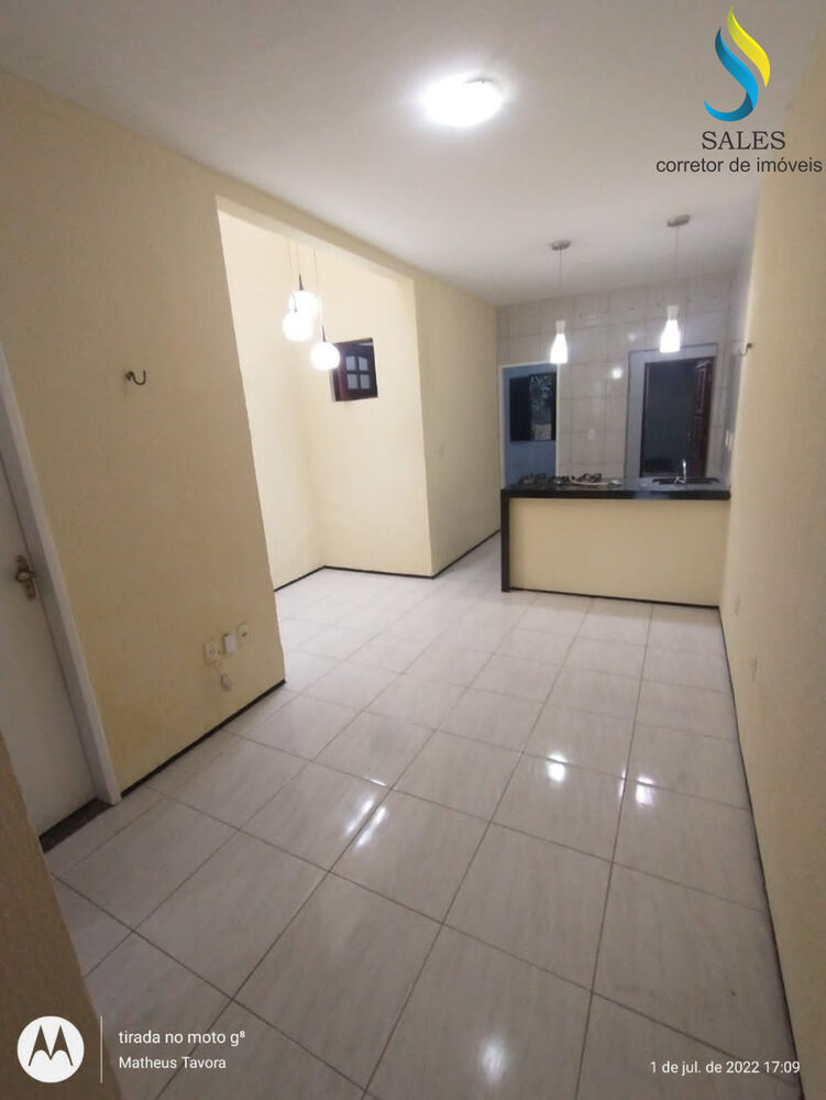Casa à venda com 2 quartos, 70m² - Foto 3