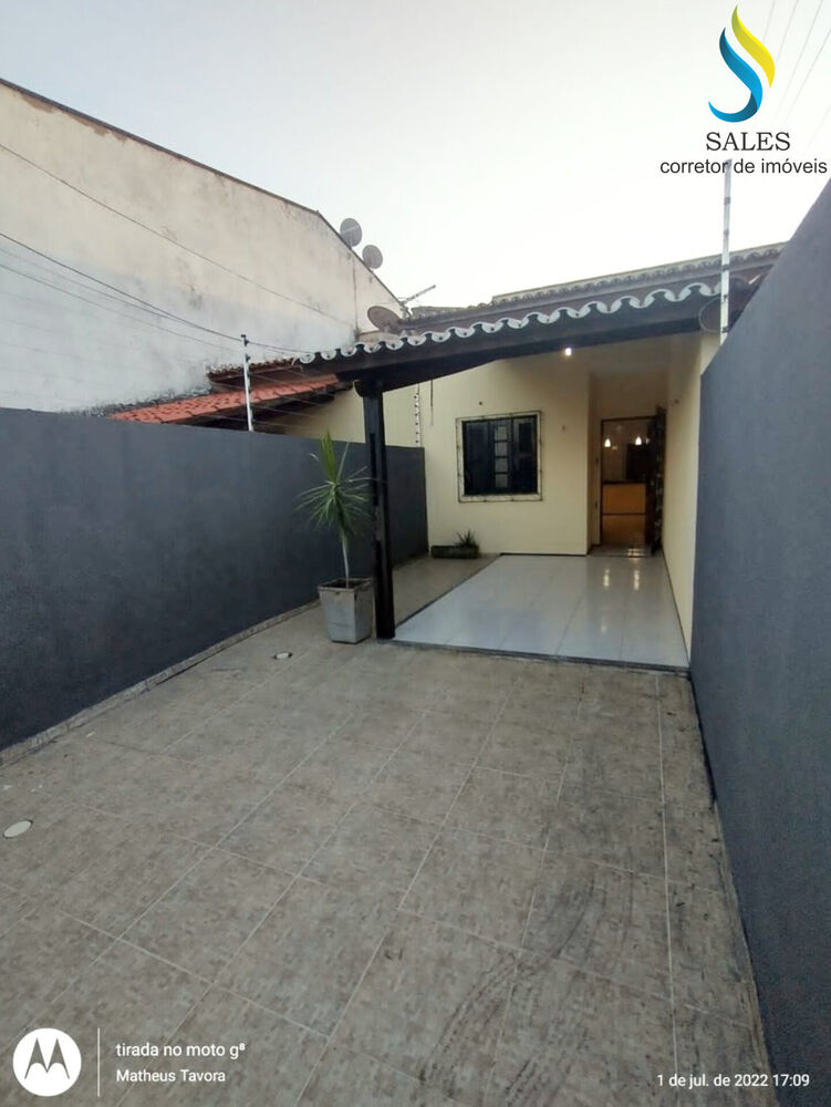 Casa à venda com 2 quartos, 70m² - Foto 1