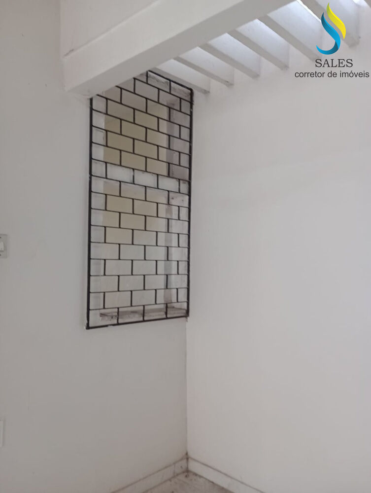 Casa à venda com 4 quartos, 150m² - Foto 2