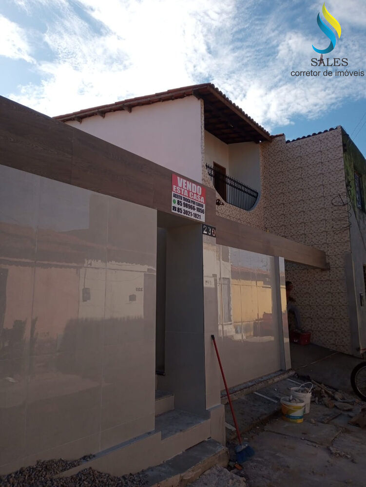 Casa à venda com 4 quartos, 150m² - Foto 1