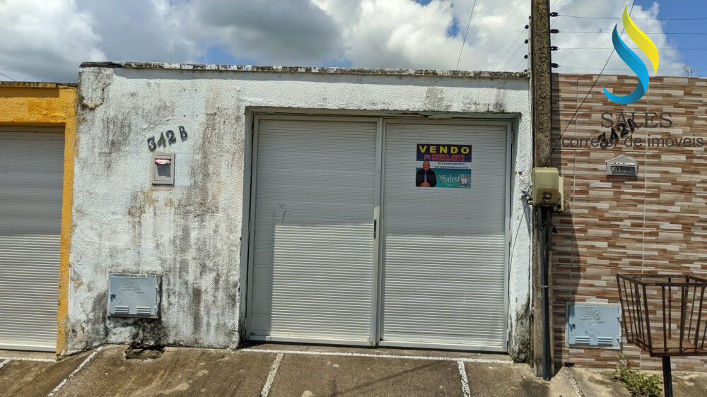 Casa à venda com 2 quartos, 75m² - Foto 1