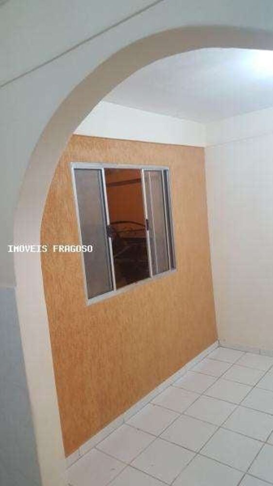 Sobrado à venda com 4 quartos, 180m² - Foto 2