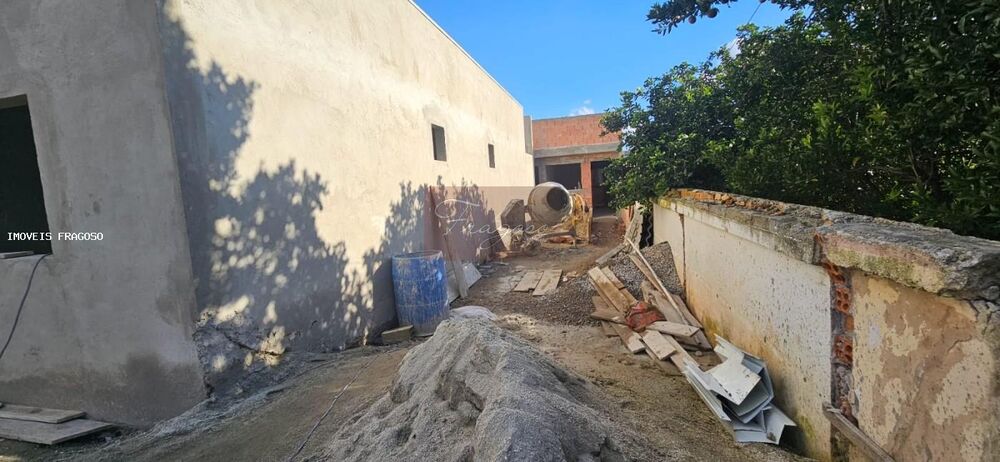 Casa à venda com 3 quartos, 64m² - Foto 16