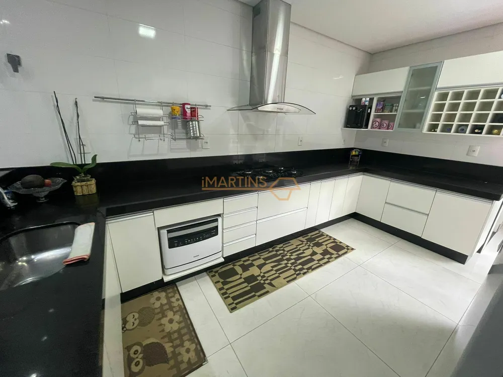 Casa, 4 quartos, 300 m² - Foto 1