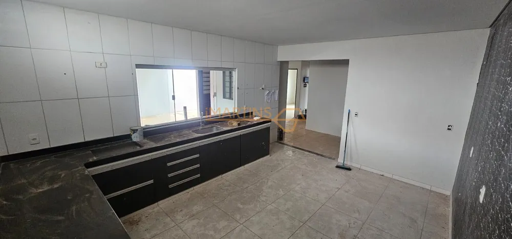 Casa, 2 quartos, 200 m² - Foto 1