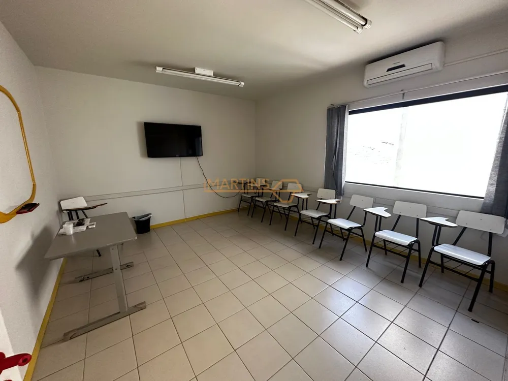 Loja-Salão, 5555 m² - Foto 2