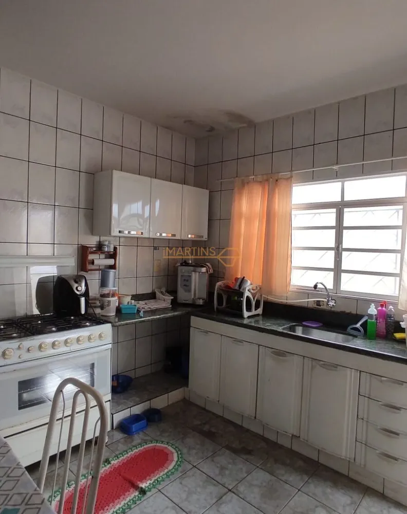 Casa, 2 quartos, 200 m² - Foto 1
