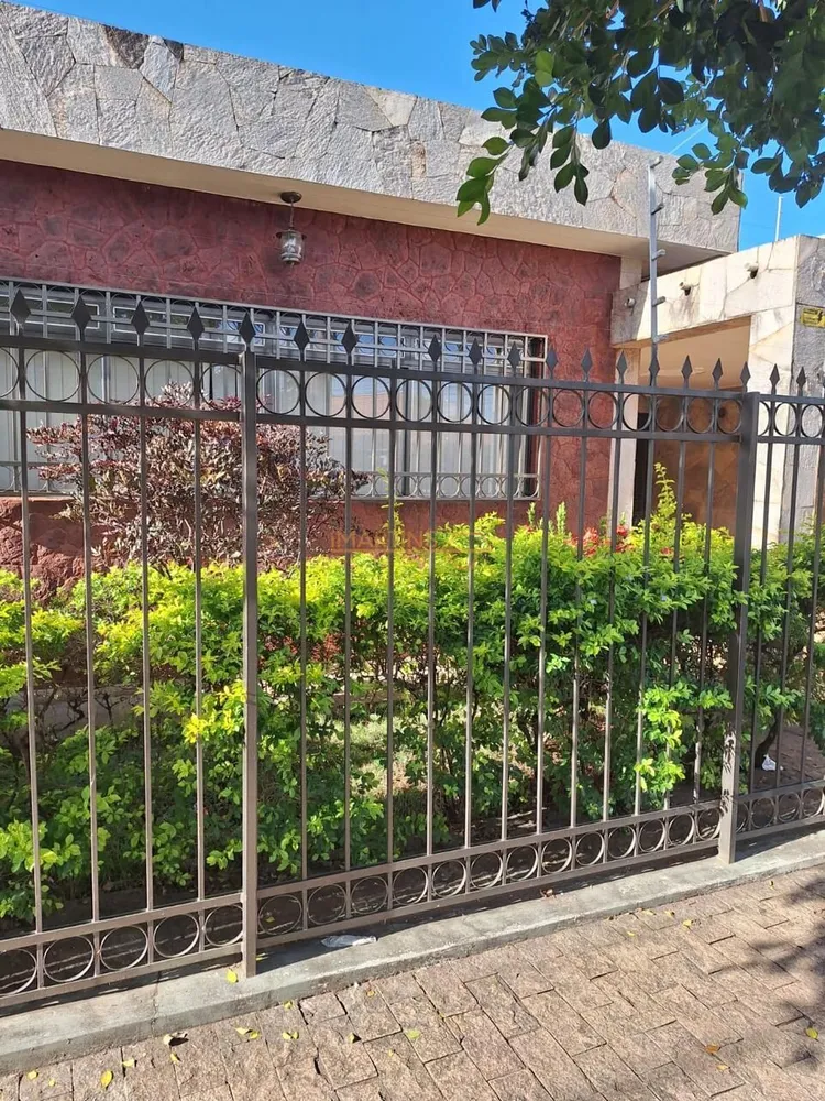 Casa, 3 quartos, 200 m² - Foto 1