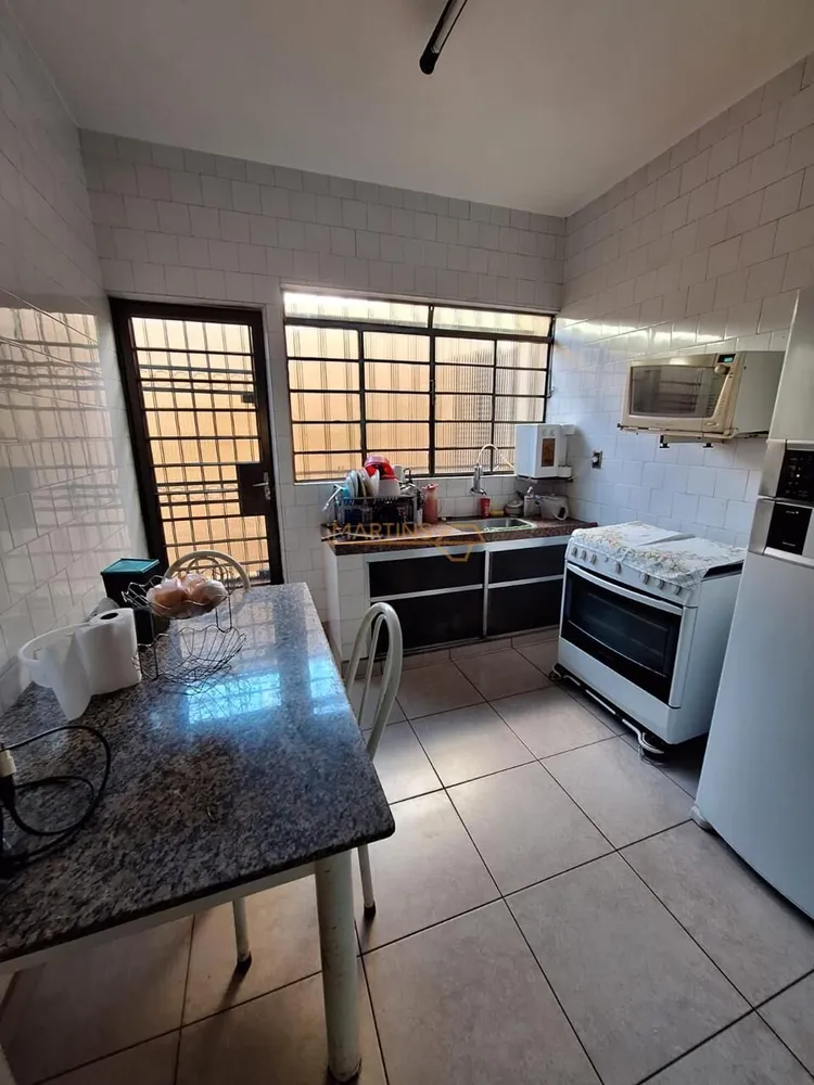 Casa, 3 quartos, 200 m² - Foto 2