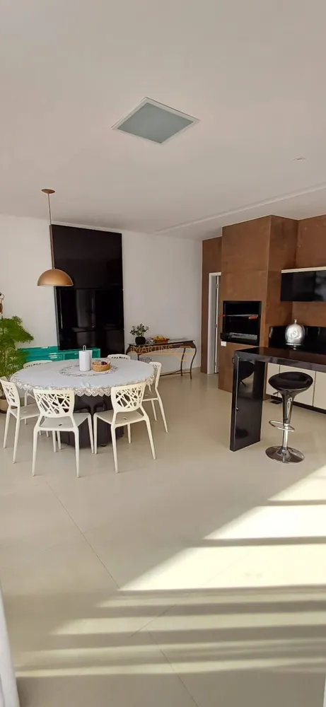 Casa, 3 quartos, 5555 m² - Foto 1