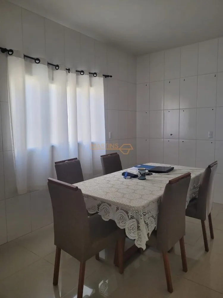 Casa, 3 quartos, 200 m² - Foto 1