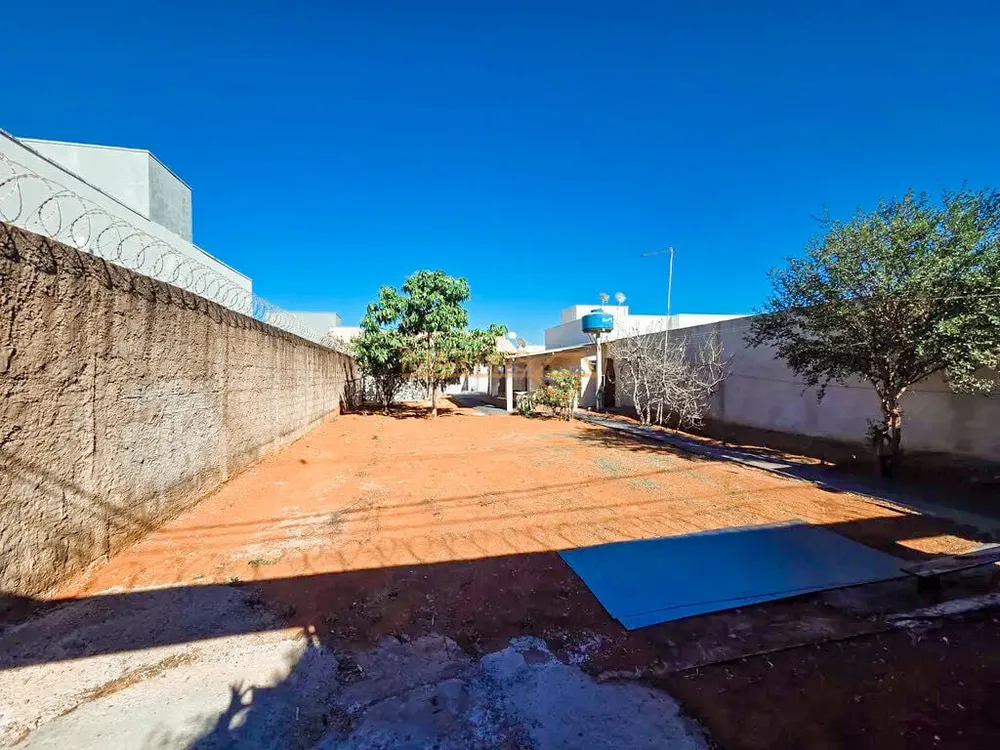 Casa, 1 quarto, 324 m² - Foto 1