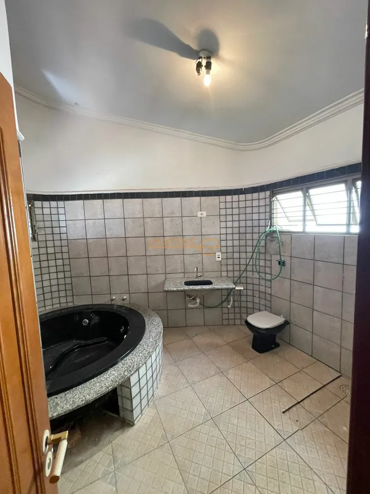Casa, 3 quartos, 245 m² - Foto 2