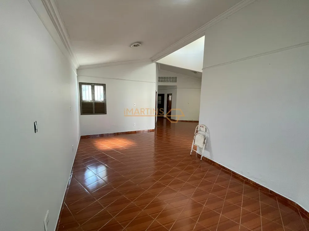 Casa, 3 quartos, 245 m² - Foto 1