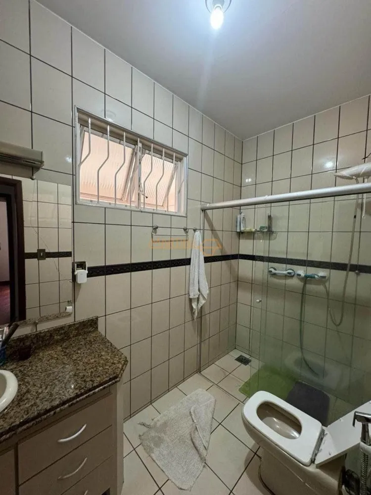 Casa, 3 quartos, 244 m² - Foto 2