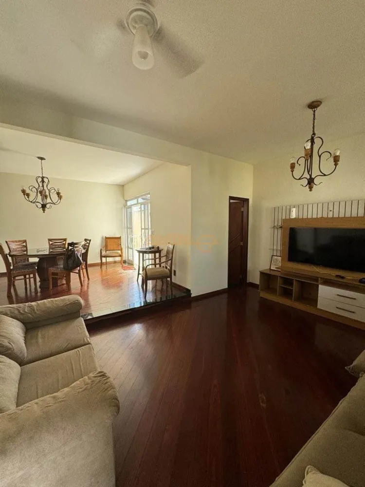 Casa, 3 quartos, 244 m² - Foto 3