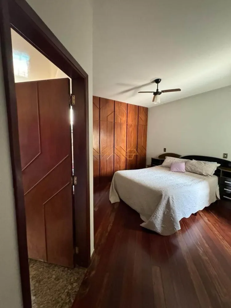 Casa, 3 quartos, 244 m² - Foto 1