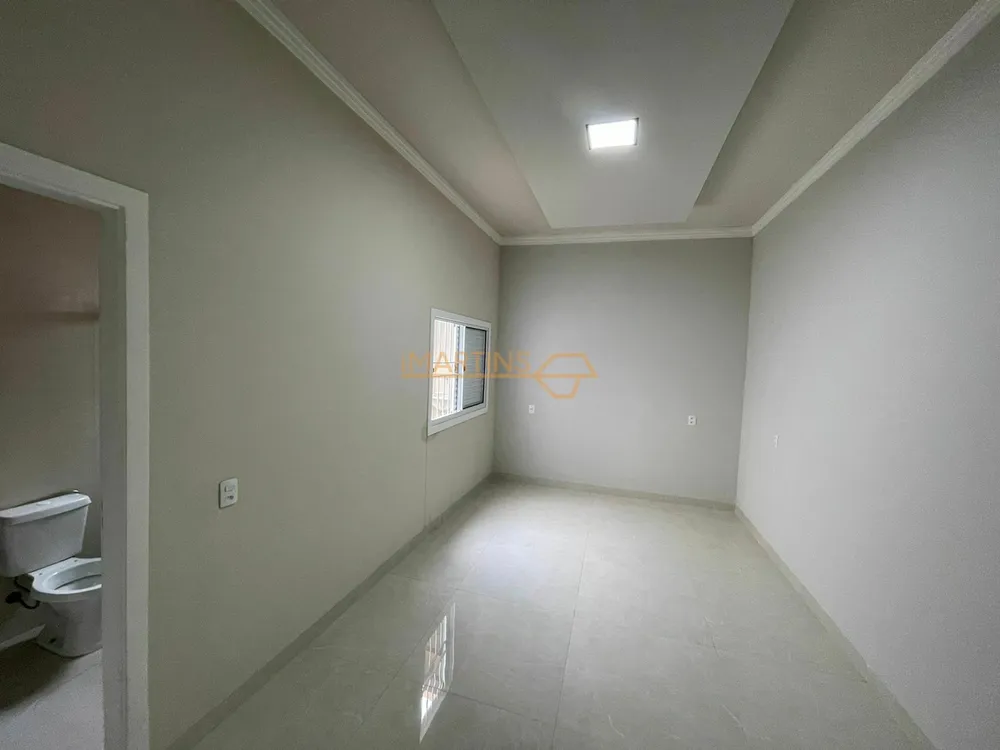 Casa, 3 quartos, 250 m² - Foto 2