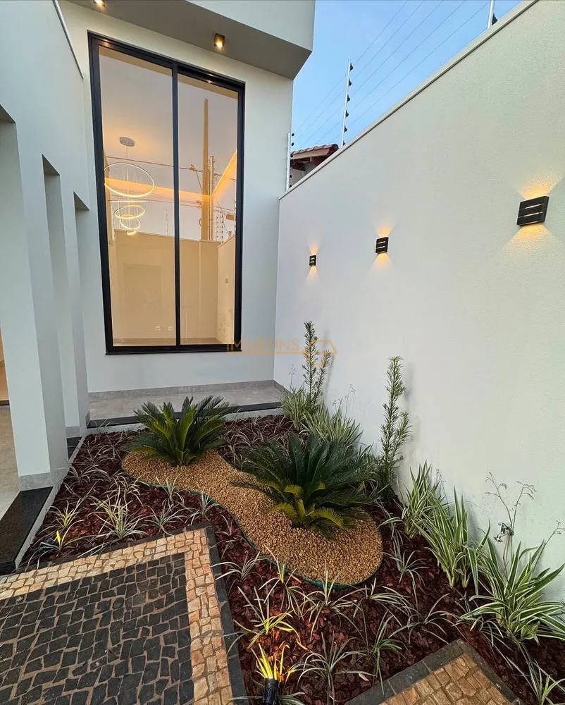 Casa, 3 quartos, 202 m² - Foto 1