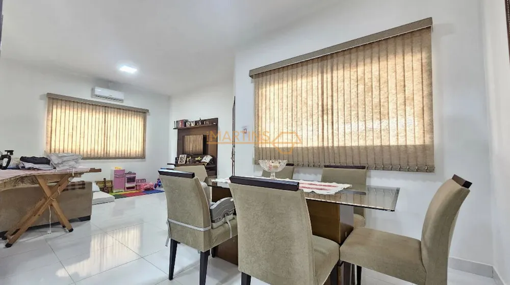 Casa, 3 quartos, 230 m² - Foto 1