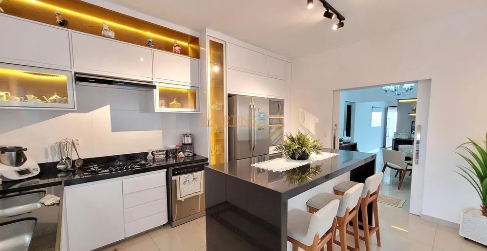Casa, 3 quartos, 280 m² - Foto 2