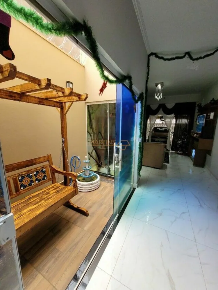Casa, 3 quartos, 250 m² - Foto 1