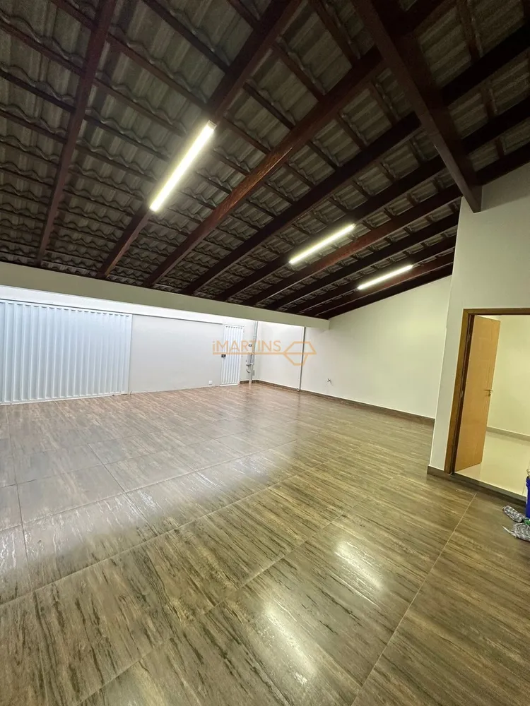 Casa, 3 quartos, 256 m² - Foto 2