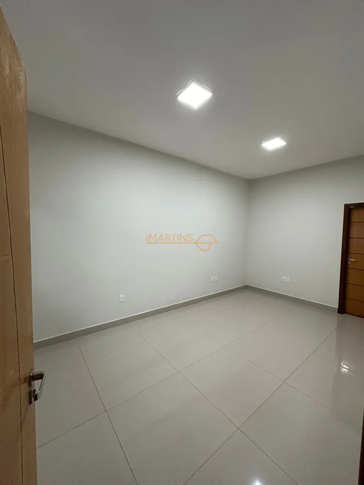 Casa, 3 quartos, 256 m² - Foto 1