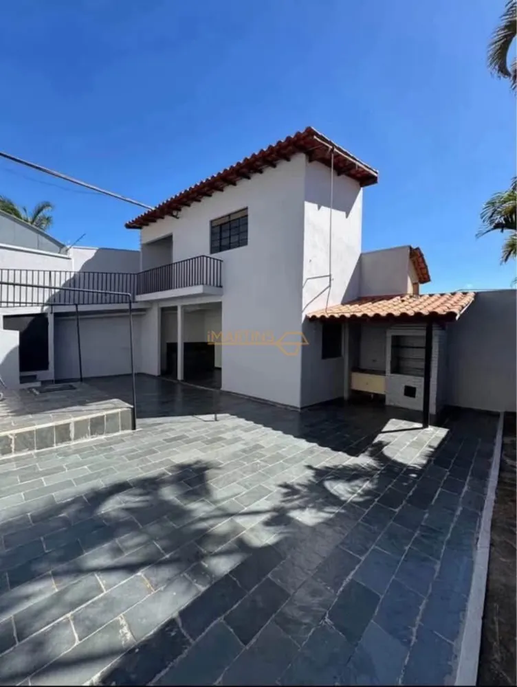 Casa, 4 quartos, 300 m² - Foto 1