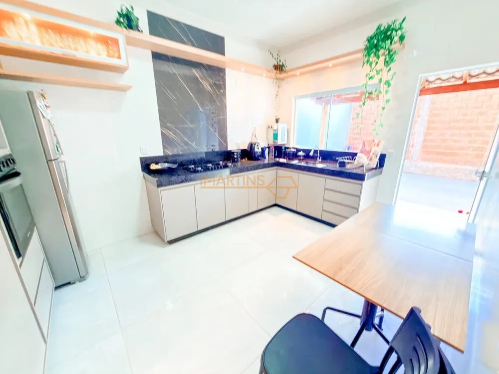 Casa, 3 quartos, 134 m² - Foto 1