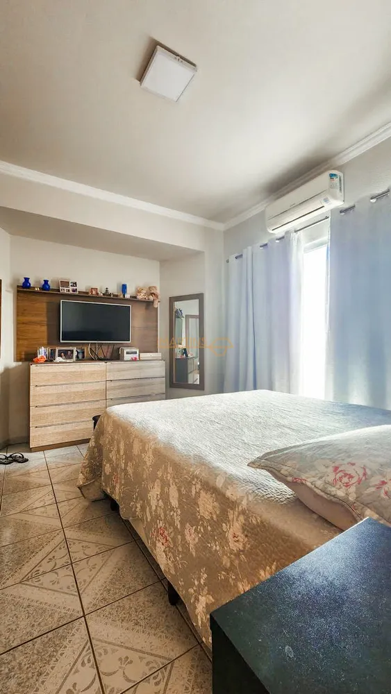 Casa, 3 quartos, 250 m² - Foto 4