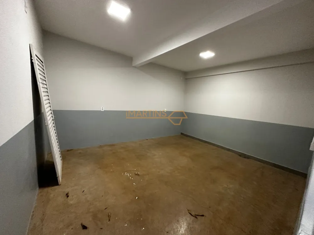 Loja-Salão, 5555 m² - Foto 1