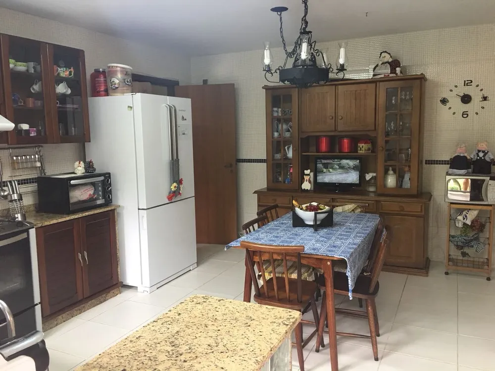 Casa, 6 quartos, 380 m² - Foto 1