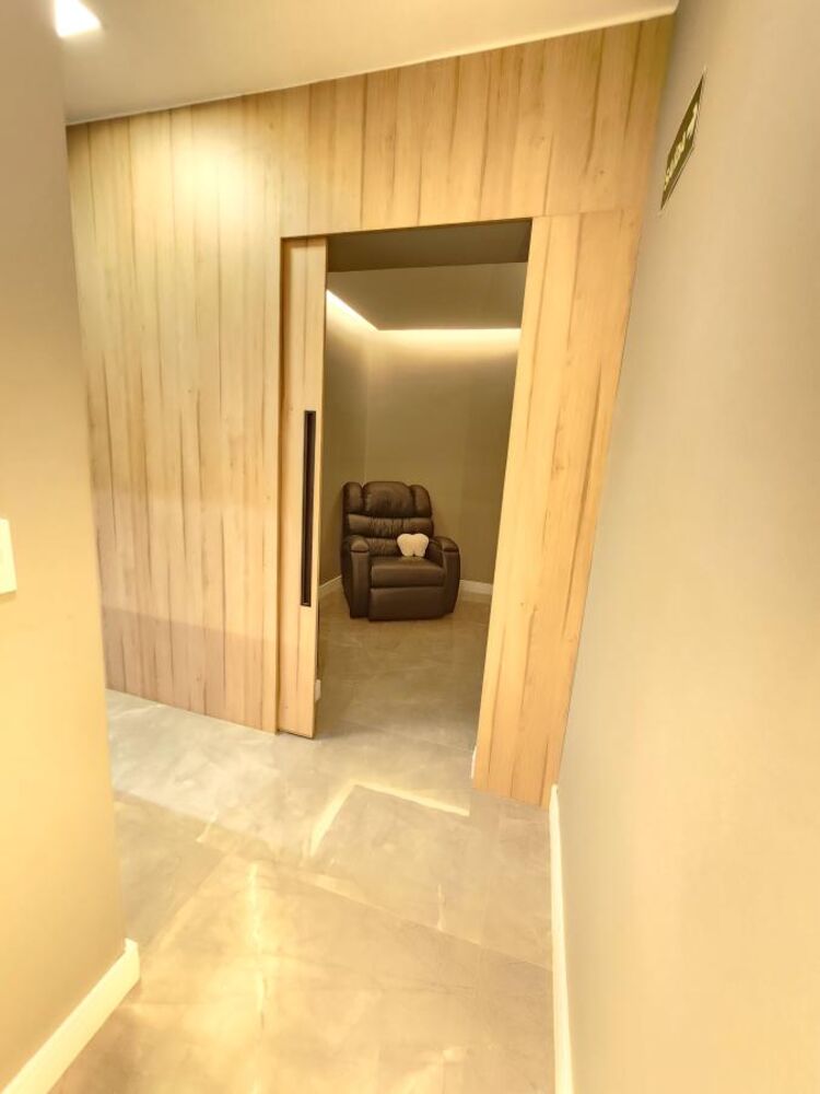 Prédio Inteiro para alugar com 4 quartos, 240m² - Foto 1
